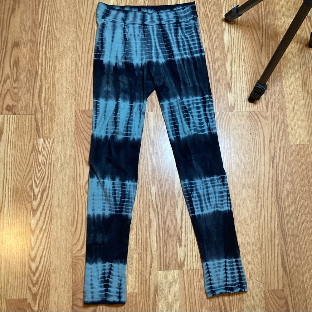 EARTHBOUND tie dye leggings size M